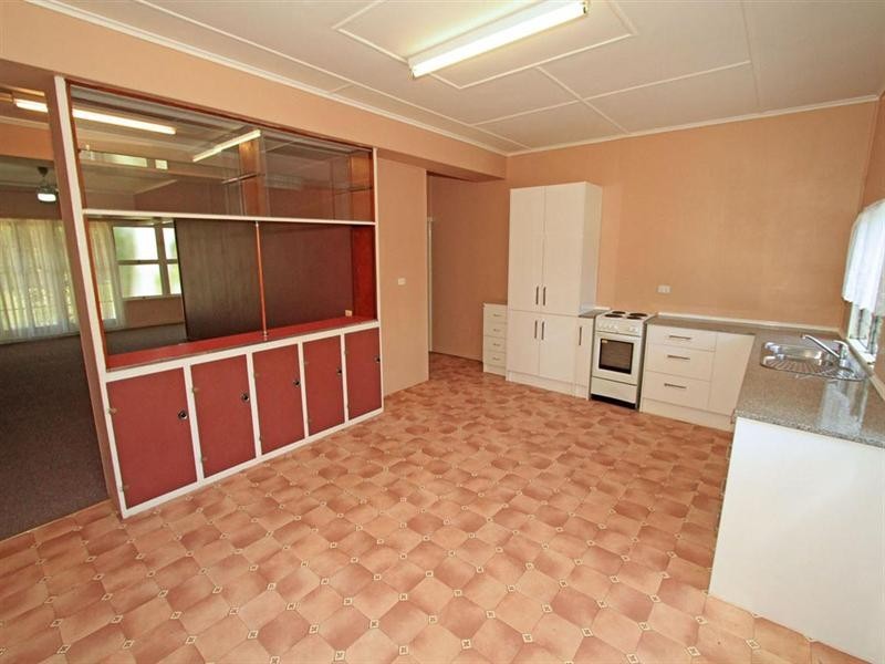 19 Elphinstone Street, Berserker QLD 4701