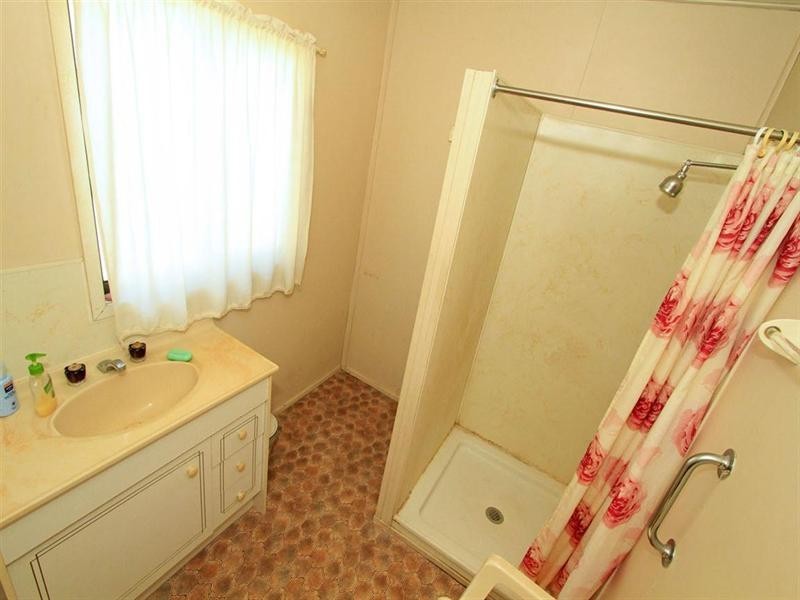 12 Arnold Street, Allenstown QLD 4700