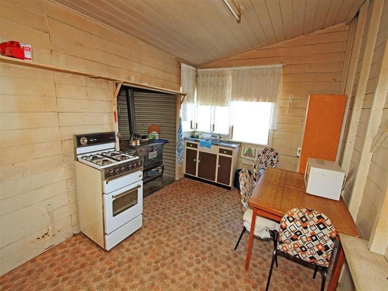 12 Arnold Street, Allenstown QLD 4700