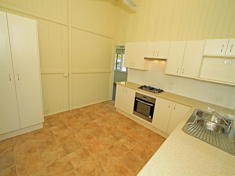 221 Peter Street, Berserker QLD 4701