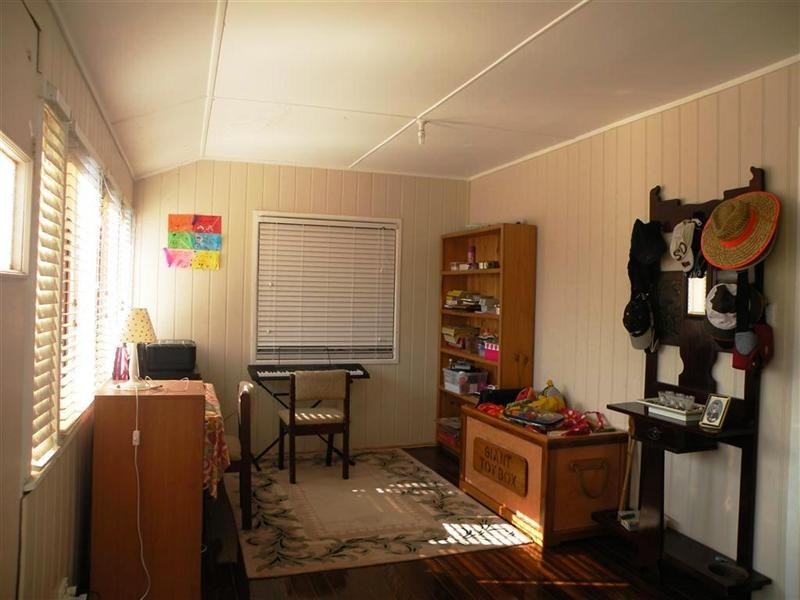 6 Werner Street, Park Avenue QLD 4701