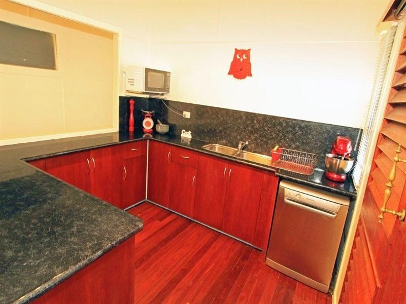 20 Taylor Street, Park Avenue QLD 4701