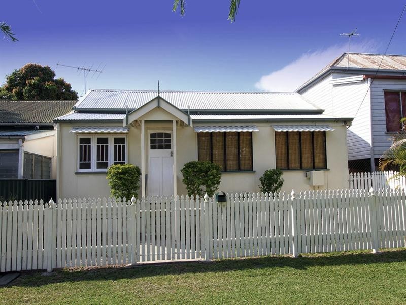 12 Weinholt Street, Allenstown QLD 4700