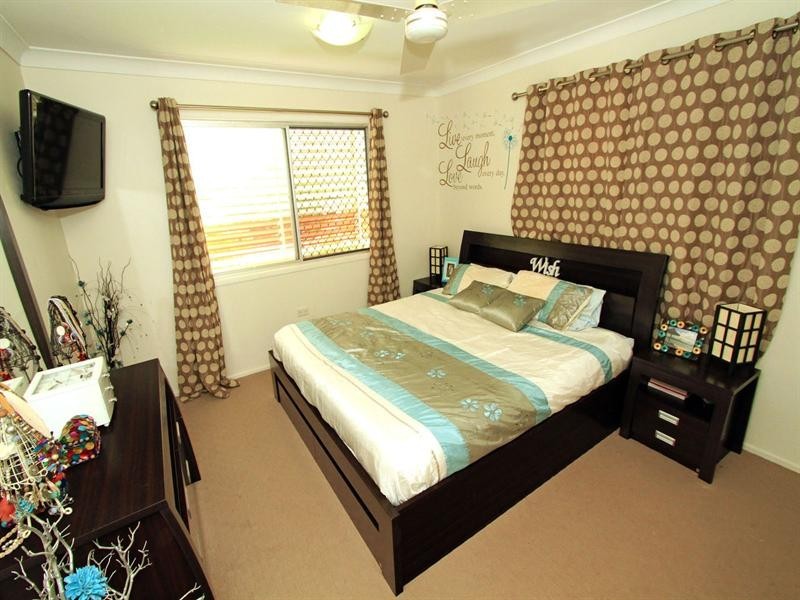 332 Bloxsom Street, Koongal QLD 4701