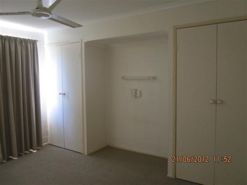 2/322 Warnock Street, Koongal QLD 4701