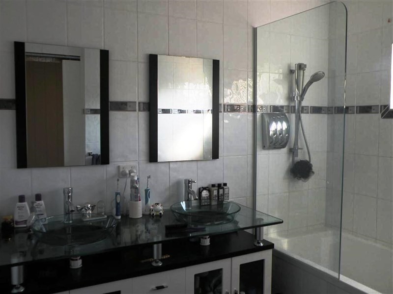 6 Werner Street, Park Avenue QLD 4701