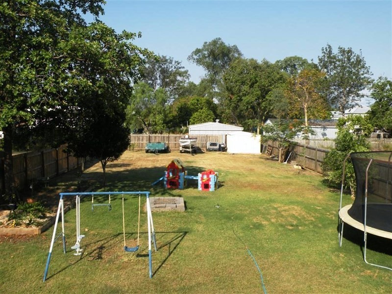 6 Werner Street, Park Avenue QLD 4701