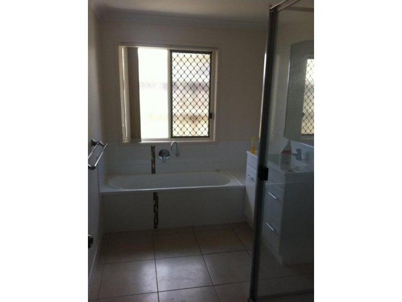 21 Tawarra Crescent, Gracemere QLD 4702