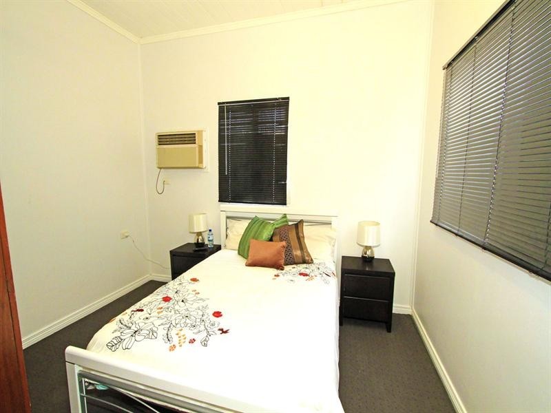 4 Buckle Street, Park Avenue QLD 4701