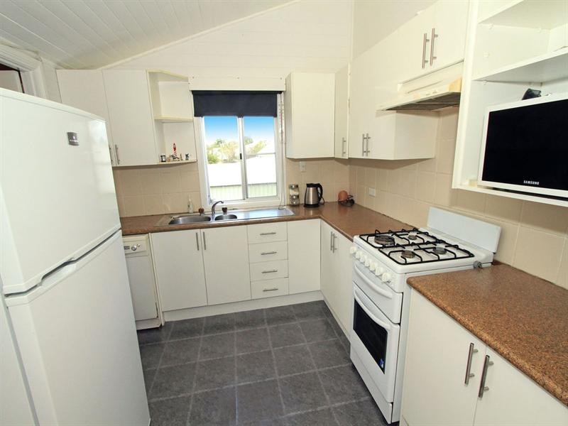 4 Buckle Street, Park Avenue QLD 4701