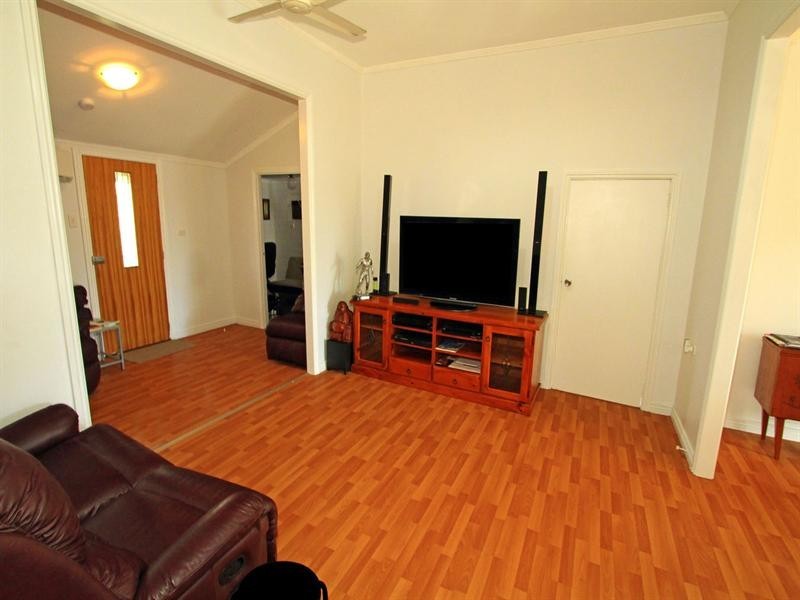 4 Buckle Street, Park Avenue QLD 4701