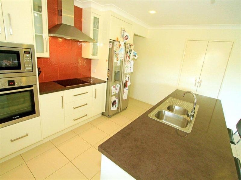 11 Stirling Drive, Rockyview QLD 4701