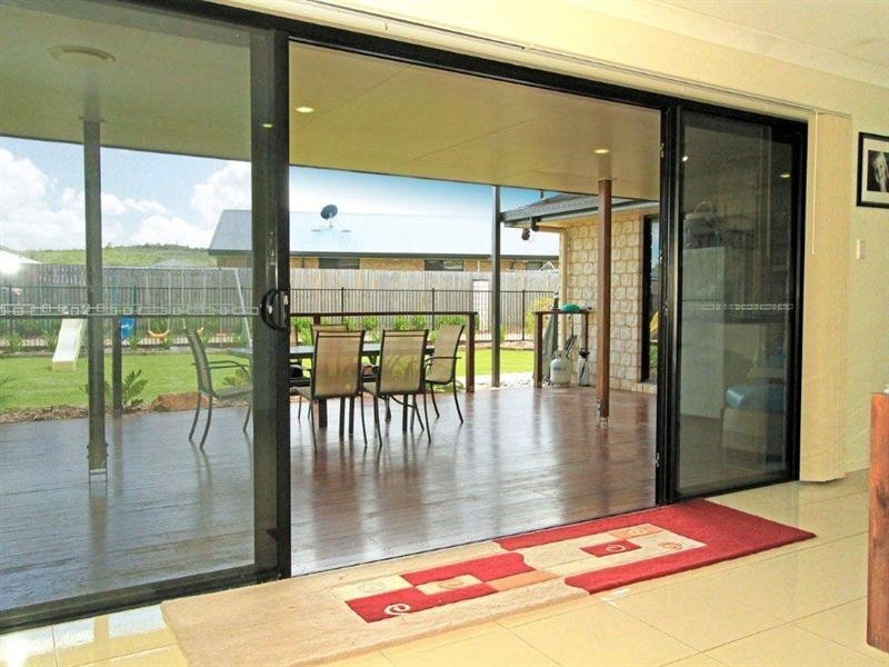 11 Stirling Drive, Rockyview QLD 4701