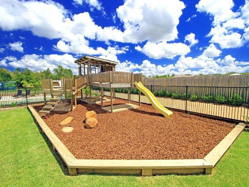 11 Stirling Drive, Rockyview QLD 4701