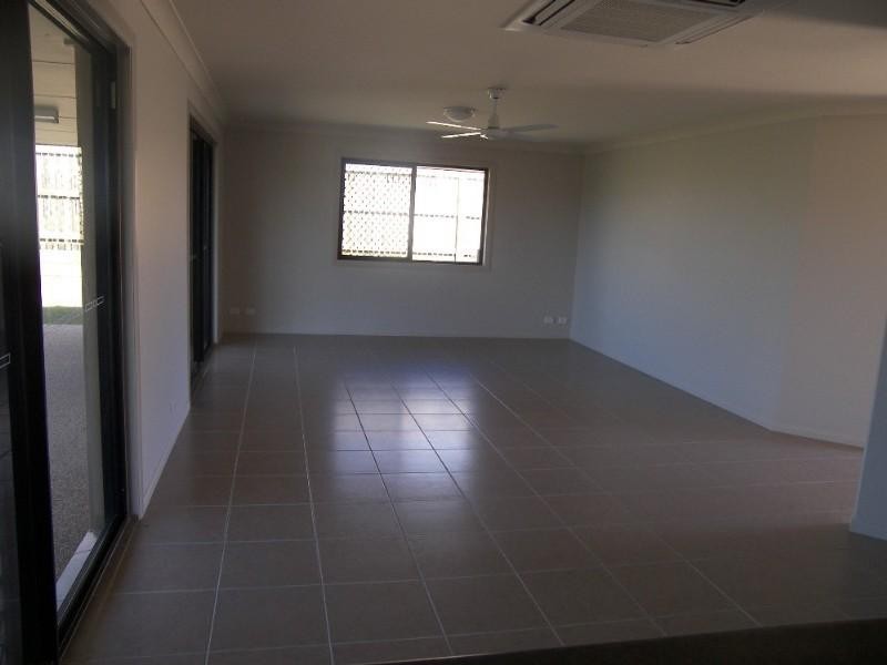 9 Mitchell Court, Gracemere QLD 4702