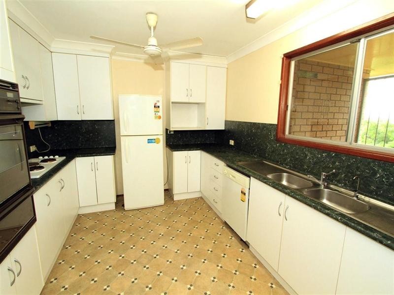 11 Lennox Street, The Range QLD 4700