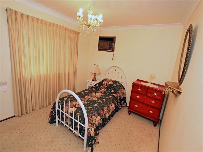 11 Lennox Street, The Range QLD 4700