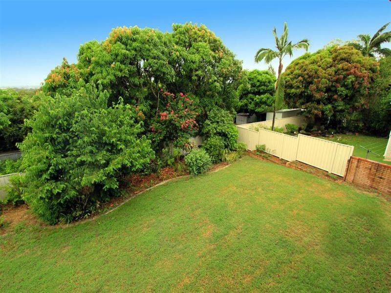 11 Lennox Street, The Range QLD 4700