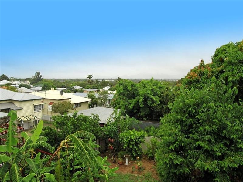 11 Lennox Street, The Range QLD 4700