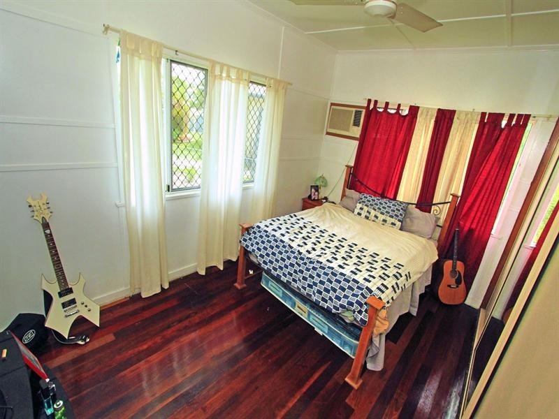 18 Wilmington Street, Kawana QLD 4701