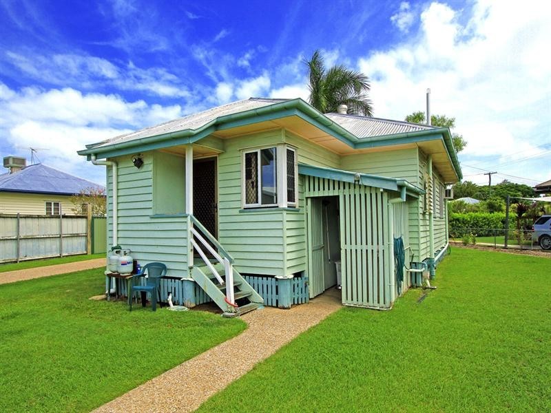 18 Wilmington Street, Kawana QLD 4701