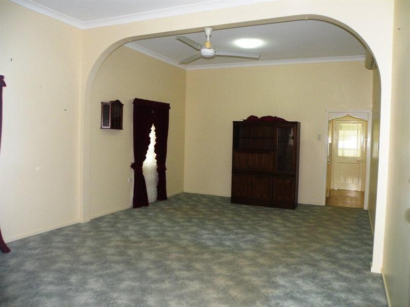 27 Gordon Street, Mount Morgan QLD 4714