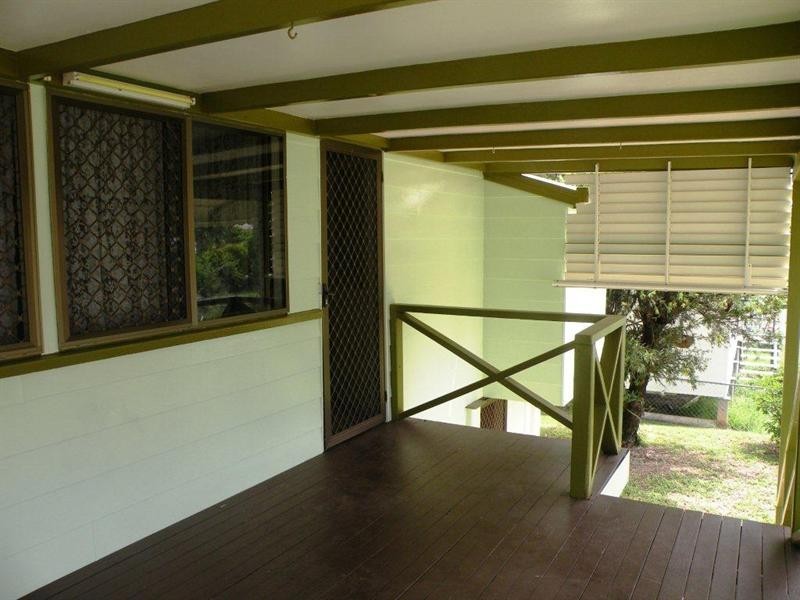27 Gordon Street, Mount Morgan QLD 4714
