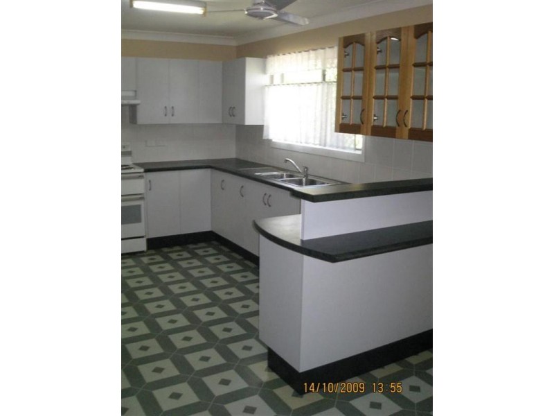 24 Hardy Avenue, Park Avenue QLD 4701