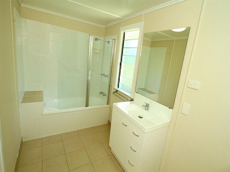 225 Peter Street, Berserker QLD 4701