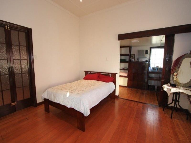 1 Lennox Street, The Range QLD 4700