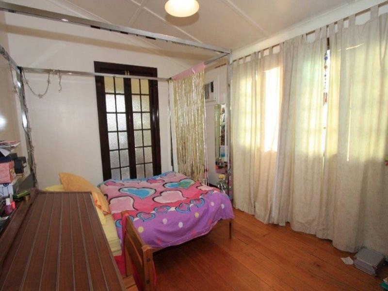 1 Lennox Street, The Range QLD 4700