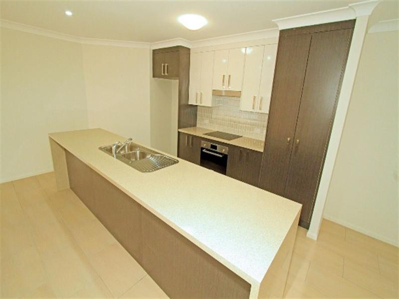 2/19 Wakefield Street, The Range QLD 4700