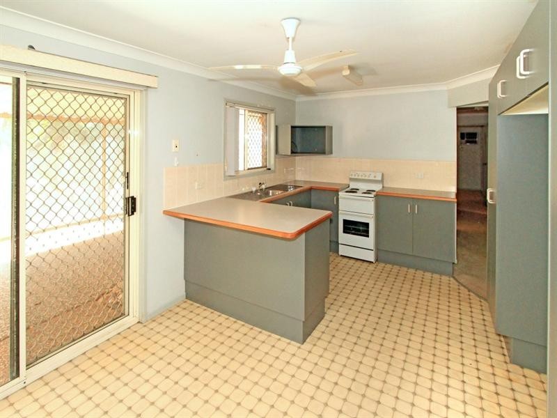 18 Deakin Close, Gracemere QLD 4702