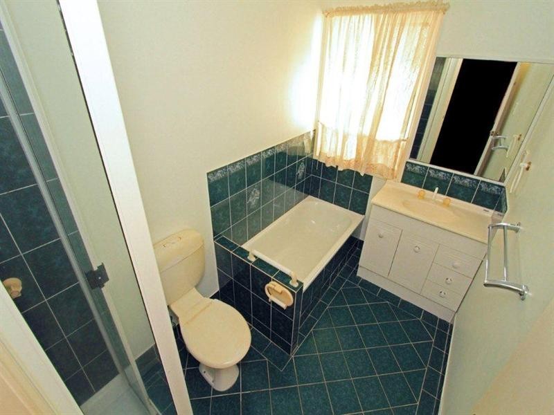 1/100 Victoria Place, Berserker QLD 4701