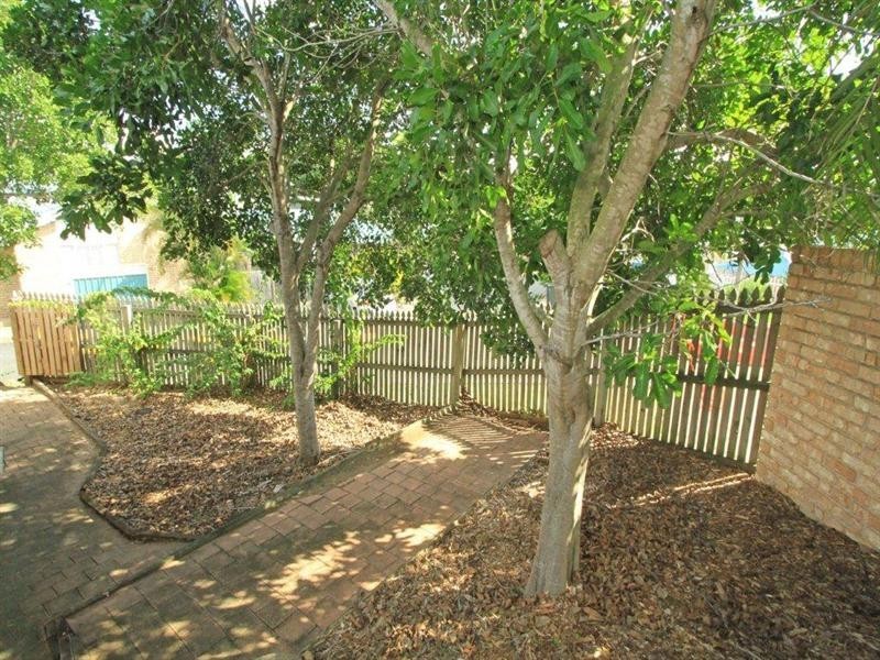 1/100 Victoria Place, Berserker QLD 4701