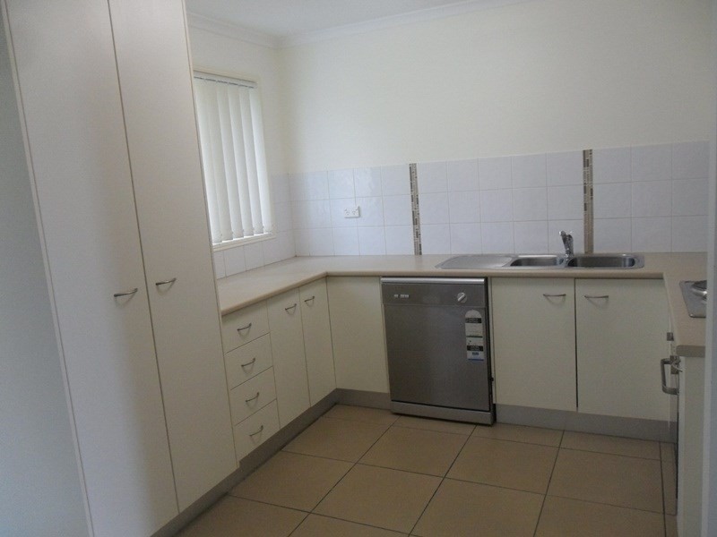 8 Corella Drive, Gracemere QLD 4702