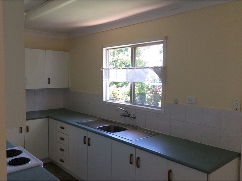 242 Richardson Road, Park Avenue QLD 4701