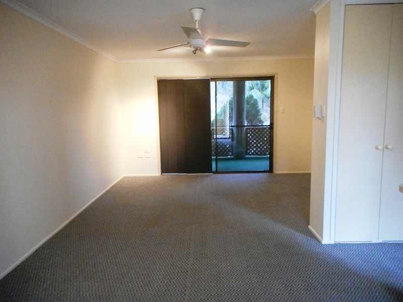 4/6 Burns Street, Frenchville QLD 4701