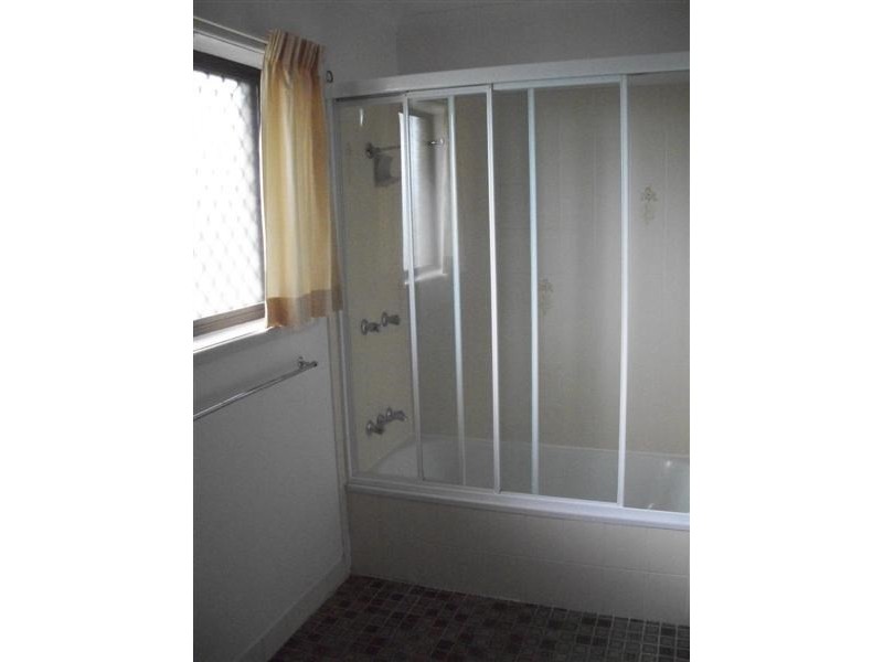 4/6 Burns Street, Frenchville QLD 4701