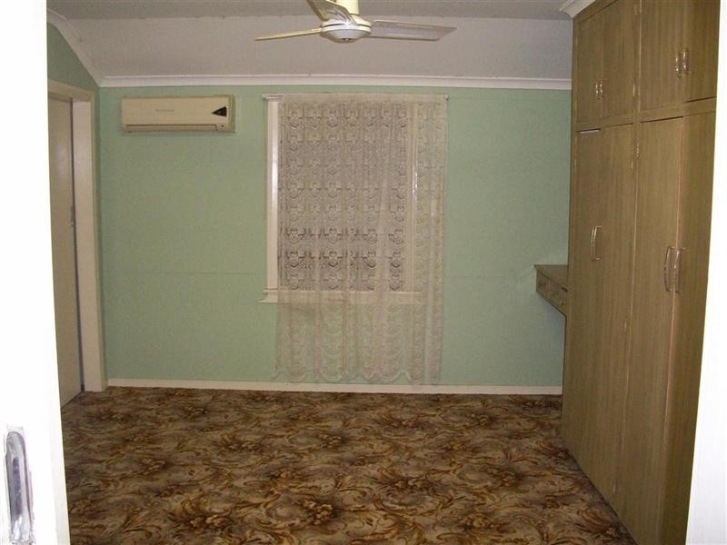 11 Francis Street, Depot Hill QLD 4700