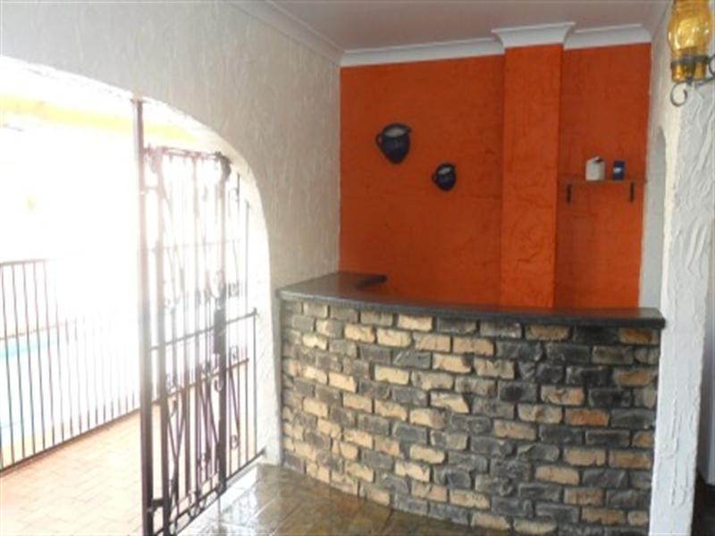 4 Bates Avenue, Park Avenue QLD 4701