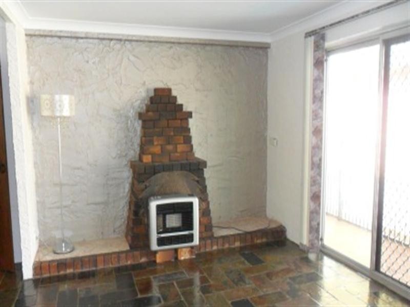 4 Bates Avenue, Park Avenue QLD 4701