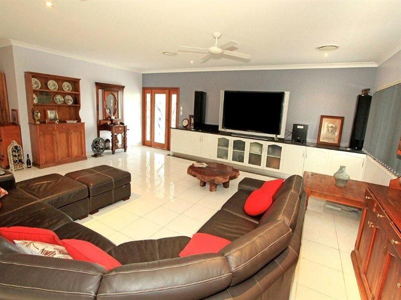 2 Sturt Street, Parkhurst QLD 4702