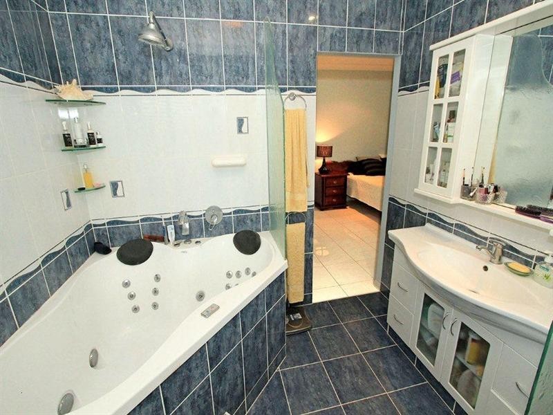 2 Sturt Street, Parkhurst QLD 4702