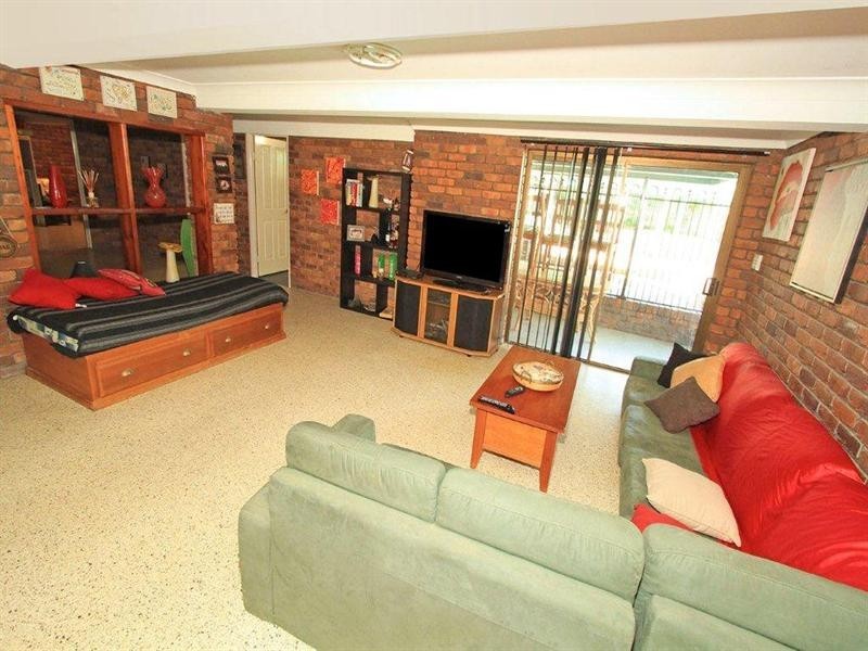 2 Sturt Street, Parkhurst QLD 4702