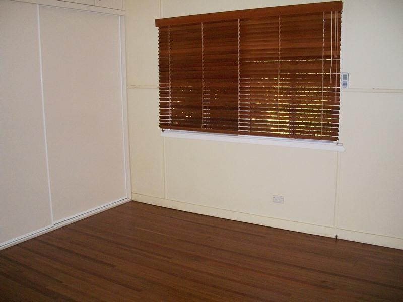 54 Meade Street, Wandal QLD 4700