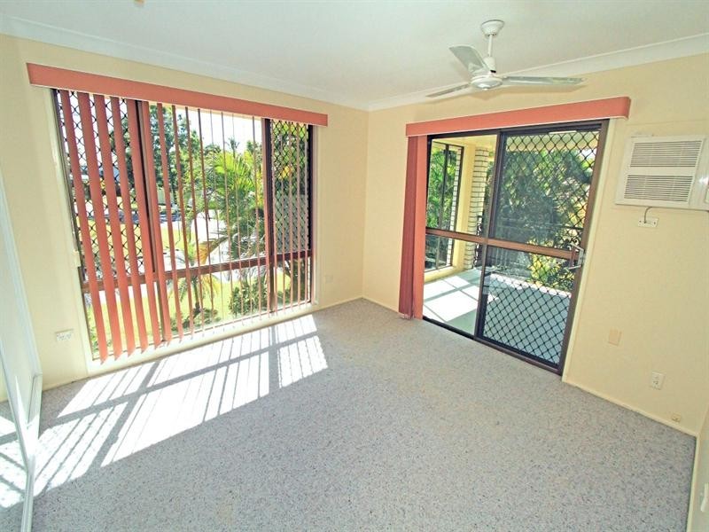 52-54 Stenlake Avenue, Kawana QLD 4701
