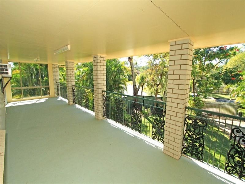 52-54 Stenlake Avenue, Kawana QLD 4701