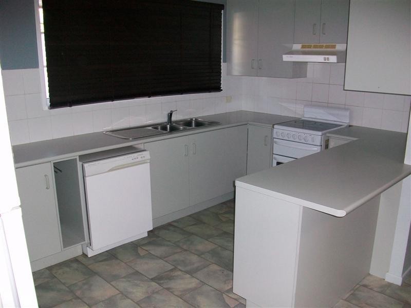 15 Hinton Street, Koongal QLD 4701