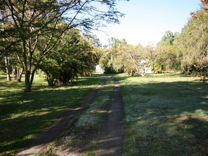 27 Crescent, Armstrong Beach QLD 4737